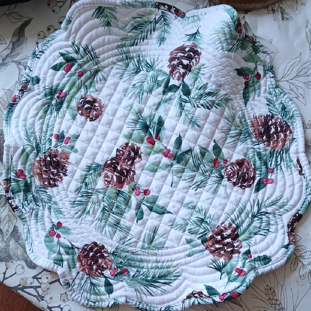 Festive Pinecone Quilted Placemat